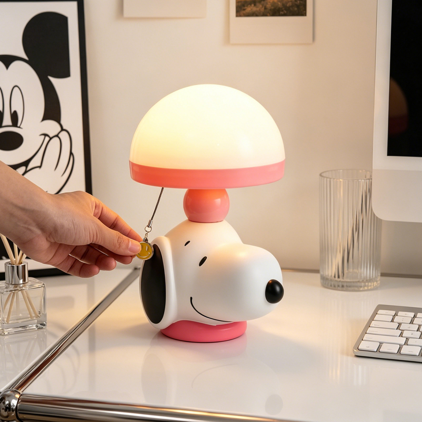 Snoopy table lamp for children's room