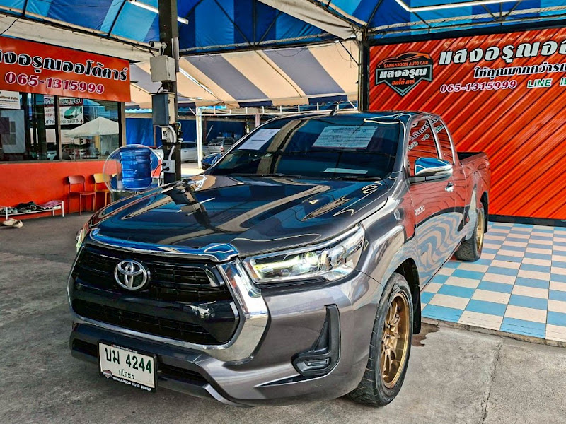 TOYOTA HILUX REVO