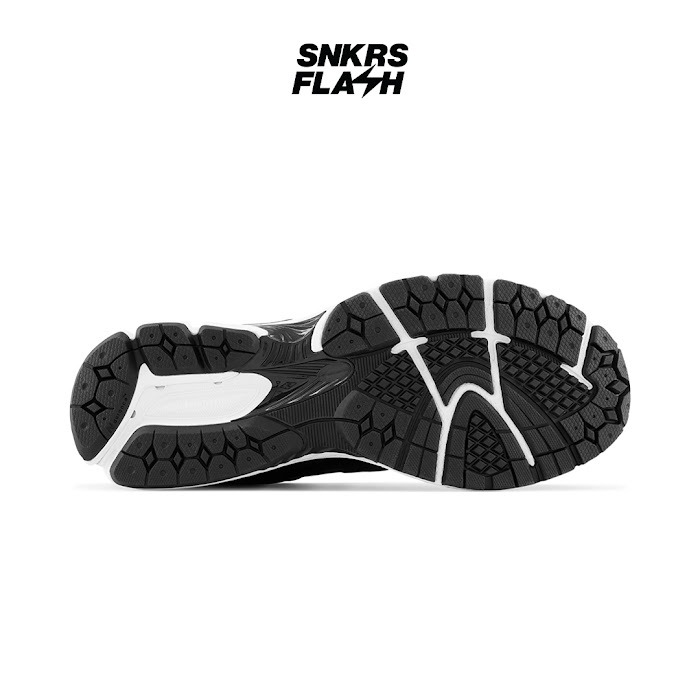 NEW BALANCE 2002 BLACK GUN METAL - M2002RBK - Size 42.5