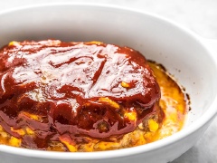 Thịt bò phô mai nướng với lớp Cheddar béo ngậy bên trong hòa quyên cùng phần nước sốt đậm đà, chua chua bên ngoài tạo cảm giác ăn rất ngon. Bạn có thể dùng cùng cơm hoặc ăn không hoặc làm thành chiếc hamburger cho bữa sáng đấy.