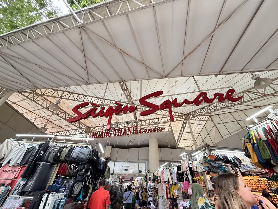 Bí kíp mua sắm tại Sài Gòn Square Quận 1 giá cực hời