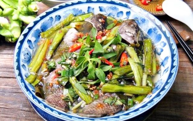 Canh Chua Cá Rô Đồng Nấu Lá Giang