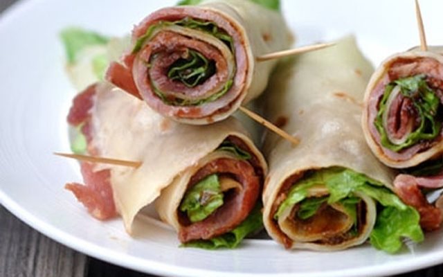 Bánh Cuốn Thịt Xông Khói