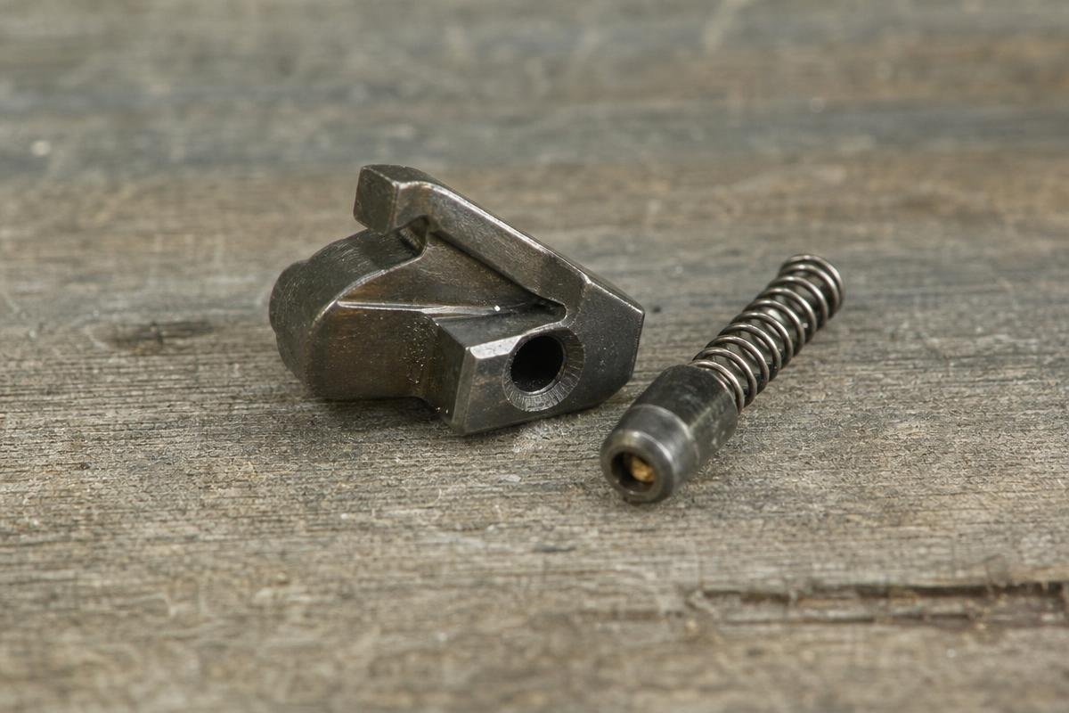 AR-15 extractor parts for diagnosing extraction failures