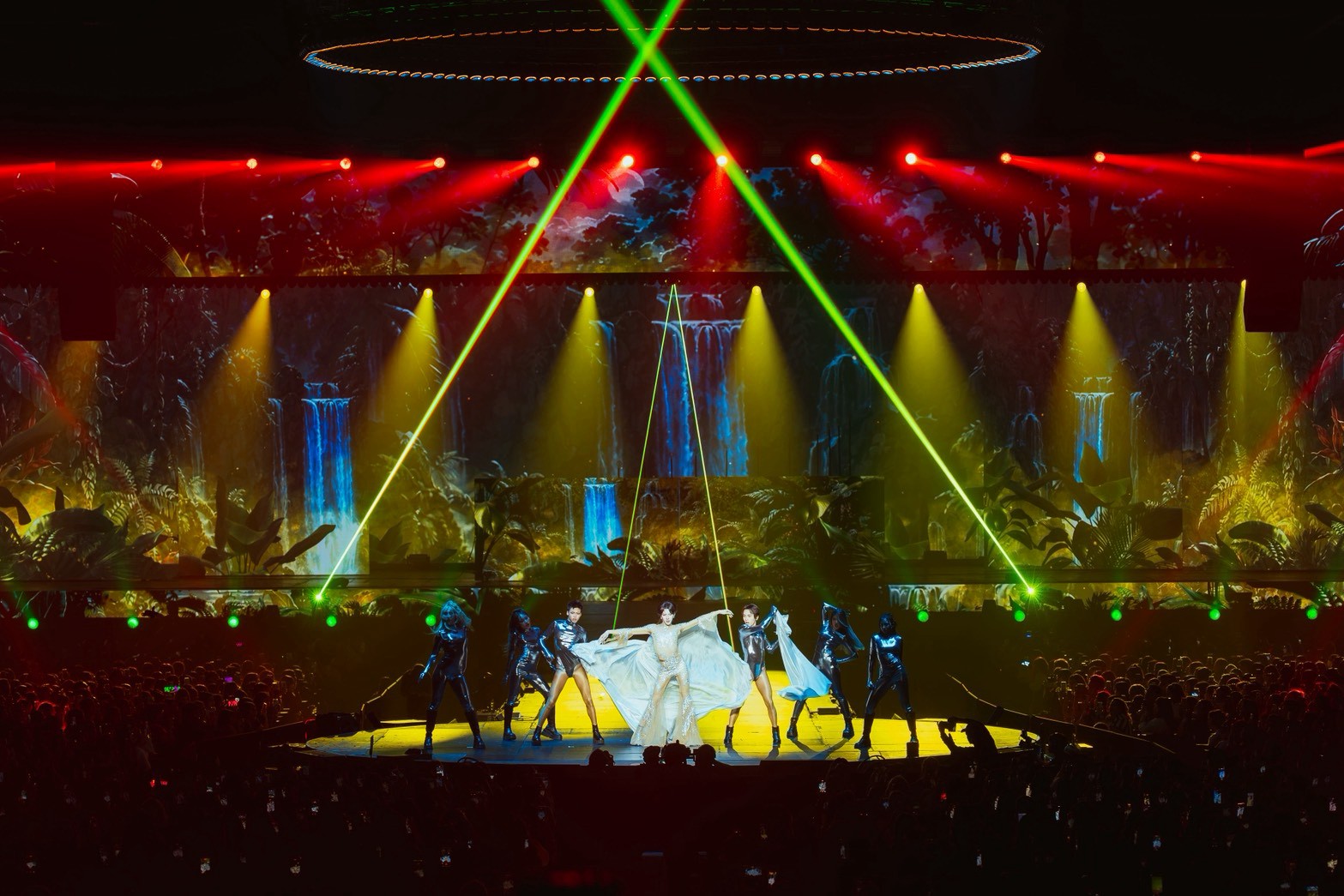 “PERSES UNCENSORED CONCERT” ปลดล็อกทุกตัวตนแบบไม่มีกั๊ก!  5 หนุ่ม PERSES โชว์ศักยภาพรอบด้าน จัดเต็มทุกโชว์สุดพลัง เปิดทุกมุมที่ไม่เคยเห็น ภาพที่ 56