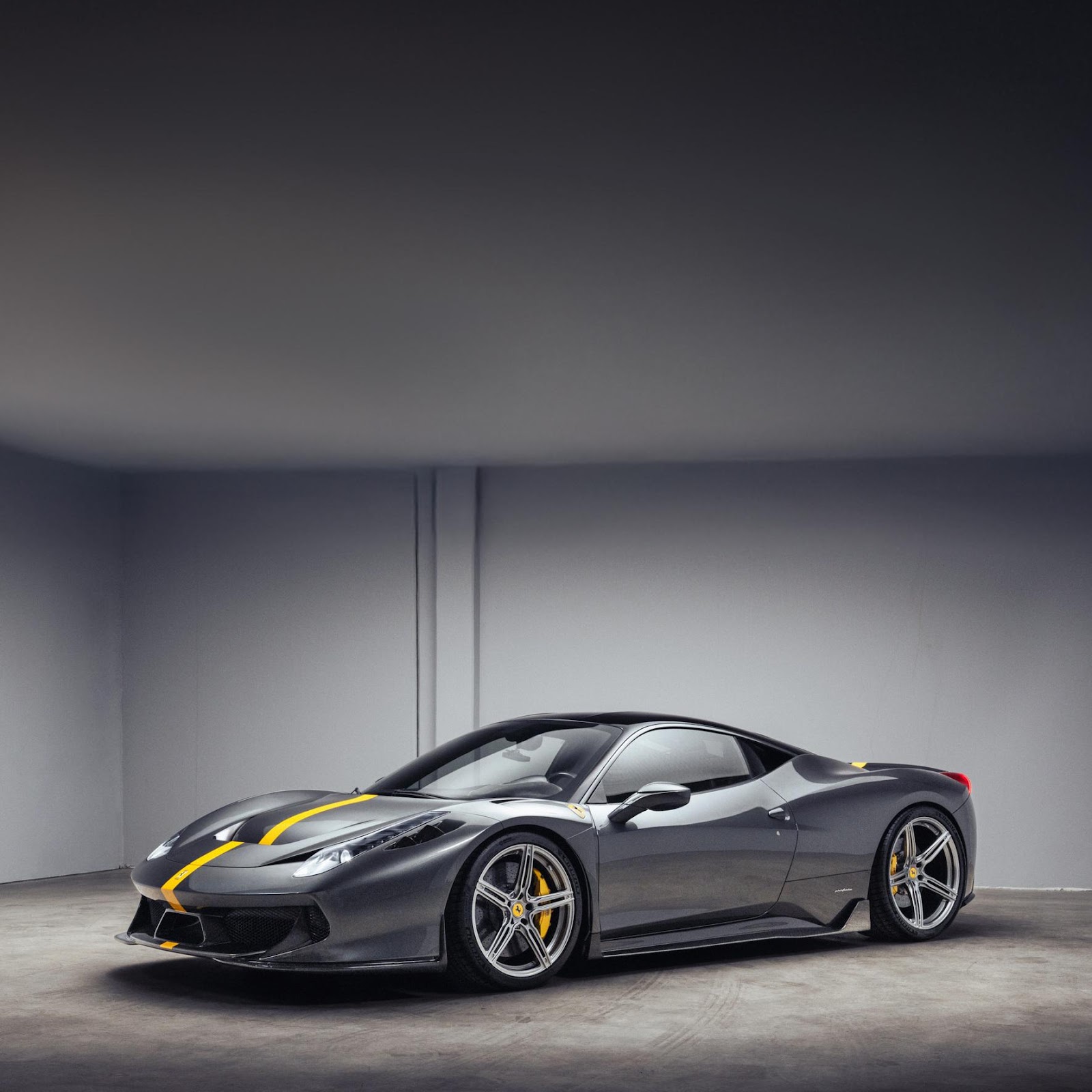 Download Ferrari 458 Speciale In Studio 2K iPhone
