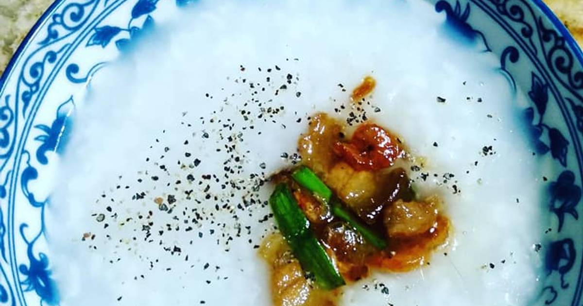 Cháo trắng ăn với thịt ba chỉ, tôm khô kho tiêu 💚