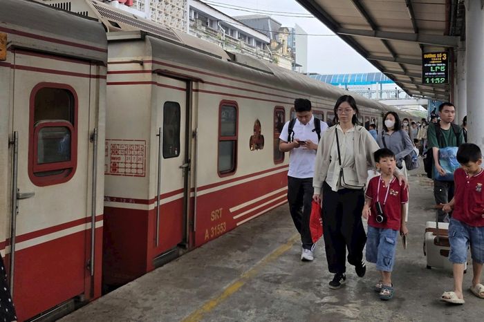Đường sắt mở bán 1,5 triệu vé phục vụ cao điểm hè 2026 - Đài Phát thanh và truyền hình Hà Nội
