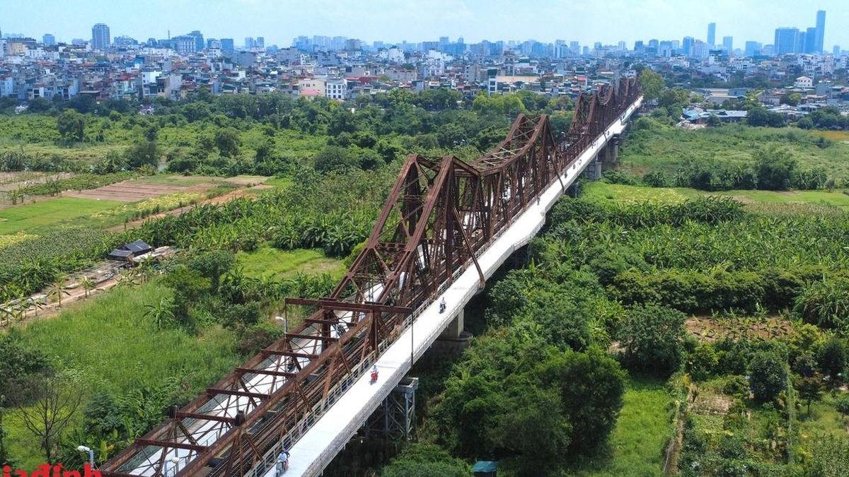 Hà Nội: Diện mạo mới của cầu Long Biên trong ngày đầu tiên thông xe trở lại - Chuyên trang Gia Đình &amp; Xã Hội - Báo Sức khỏe &amp; Đời sống