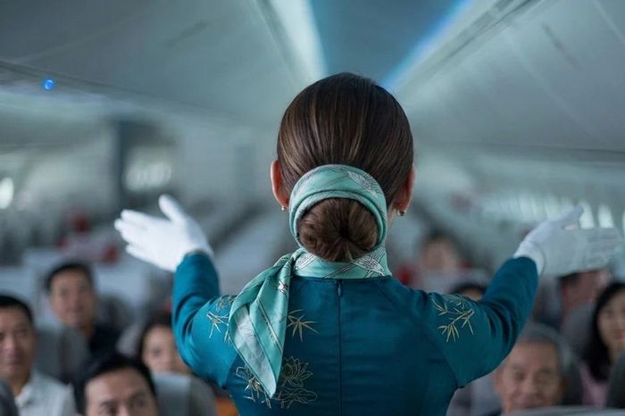 Tiếp viên hàng không và khoảng trống khi đối mặt với rủi ro bệnh lý - Báo Tri thức &amp; Cuộc sống