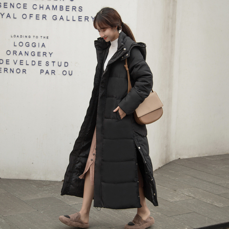 Long women's quilted coat, knee-length, insulated