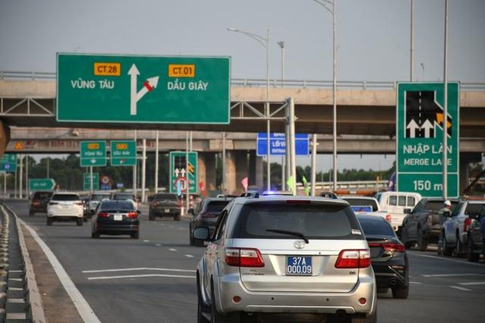 Chính thức thông xe tuyến cao tốc Biên Hòa - Vũng Tàu, xóa thế độc đạo của Quốc lộ 51 - Báo Người Lao Động