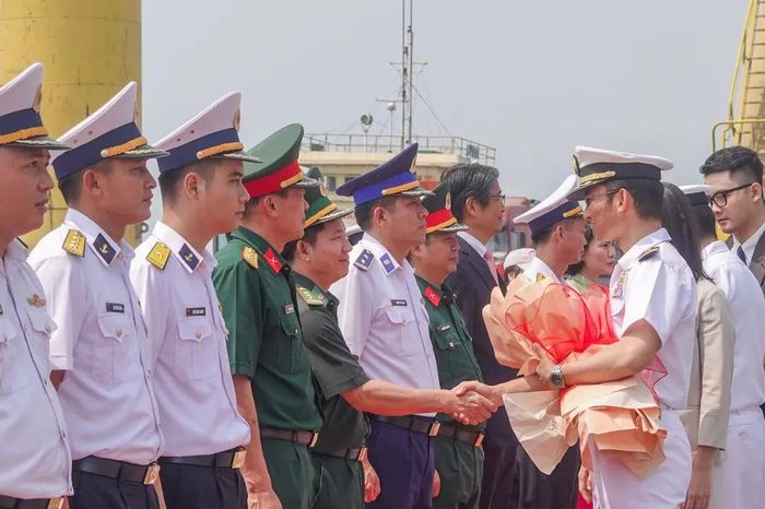 Tàu hộ vệ Asahi của Lực lượng Tự vệ trên biển Nhật Bản thăm Đà Nẵng - Báo Sài Gòn Giải Phóng