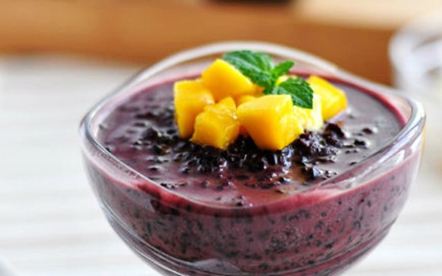 Chè Xoài Nấu Nếp Cẩm