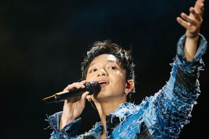 4 cặp cầu hôn thành công ngay trong concert của ca sĩ Hoàng Dũng - Báo VietnamNet