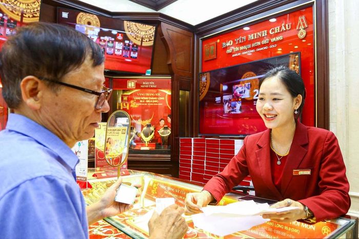 Lo lắng khi mua vàng Bảo Tín Minh Châu mà chỉ nhận giấy hẹn - Đài Phát thanh và truyền hình Hà Nội
