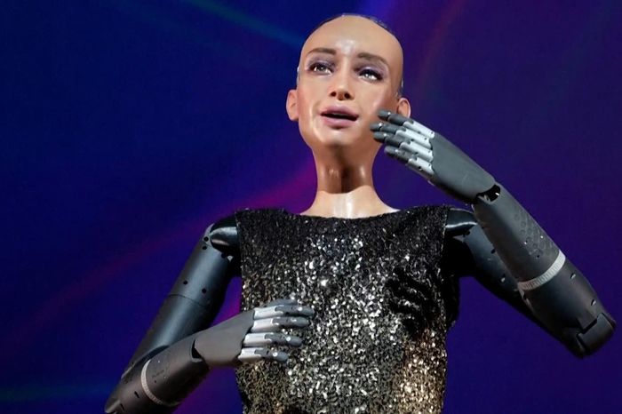 Robot hình người Sophia diện đầm, hát nhạc cổ điển - Báo VTC News