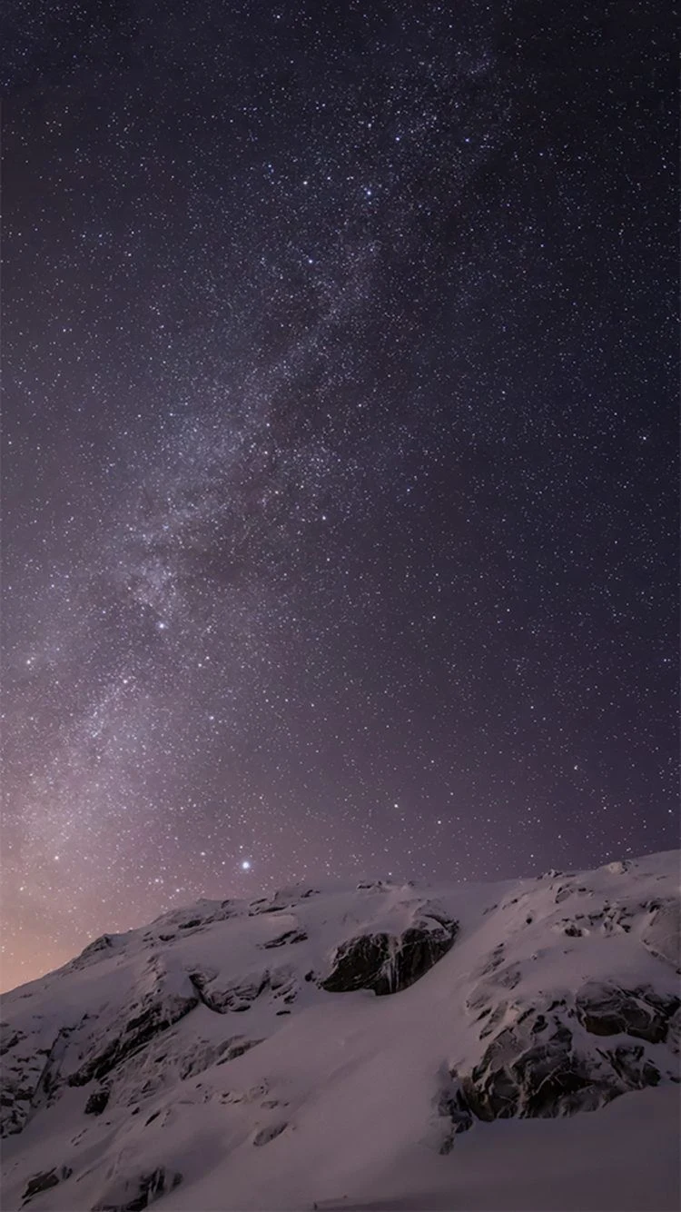 Starry Night Over Snowy Mountain - Night Landscape Photography iPhone Wallpaper (750x1334)