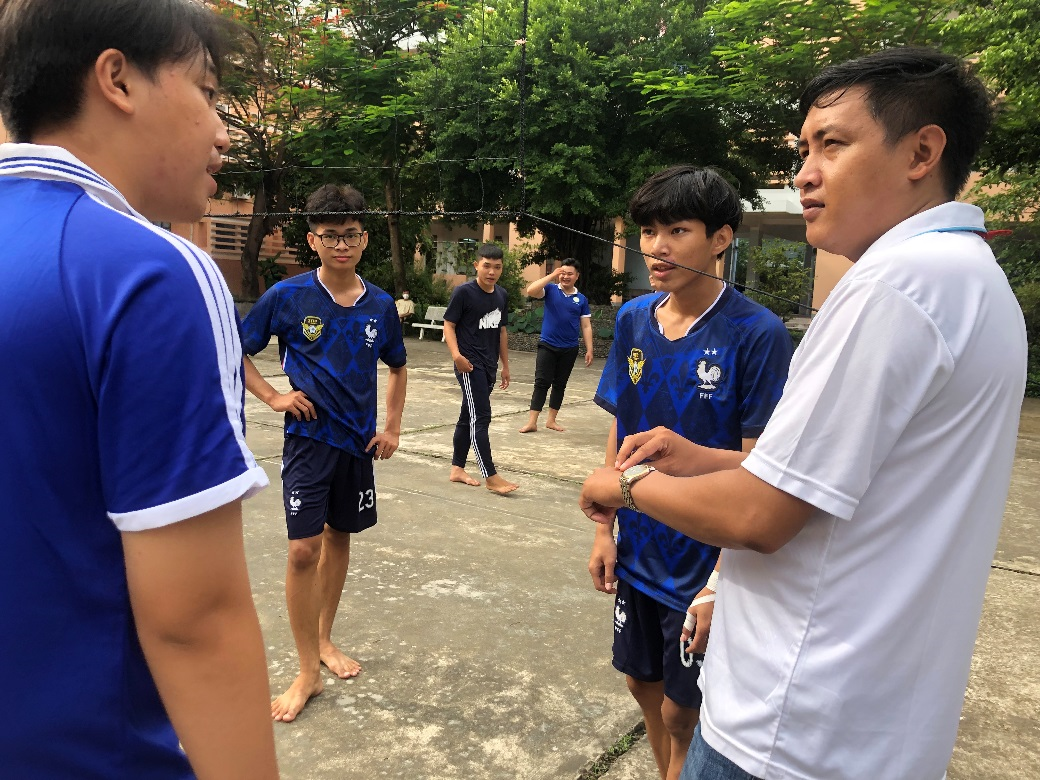 Vận động viên được phổ biến một số quy định từ trọng tài trước giờ tham gia thi đấu