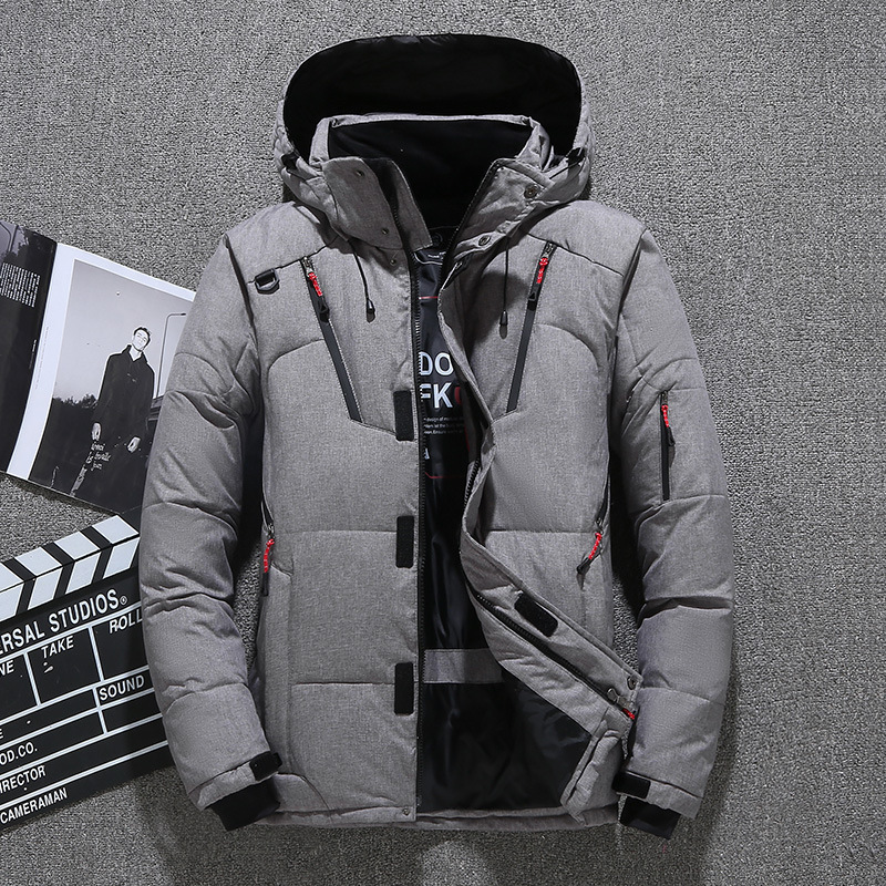 Gefütterte Herren-Daunenjacke mit vielen Taschen