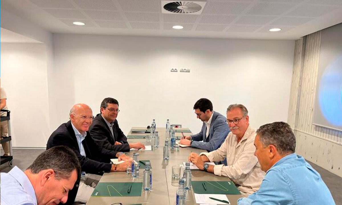 UNINDE analiza horizonte energético e innovador con expertos extremeños y académico de GAN