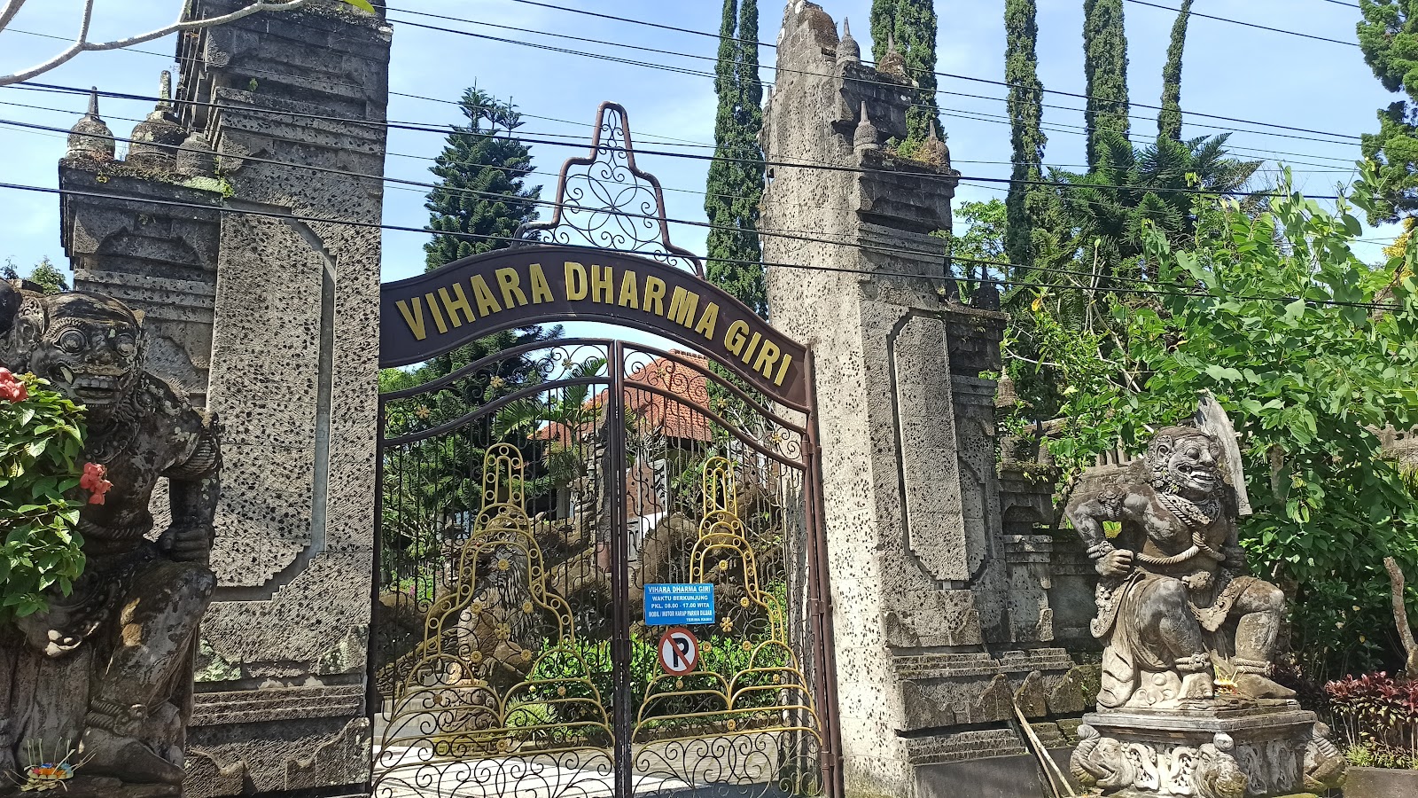 Foto Vihara Dharma Giri