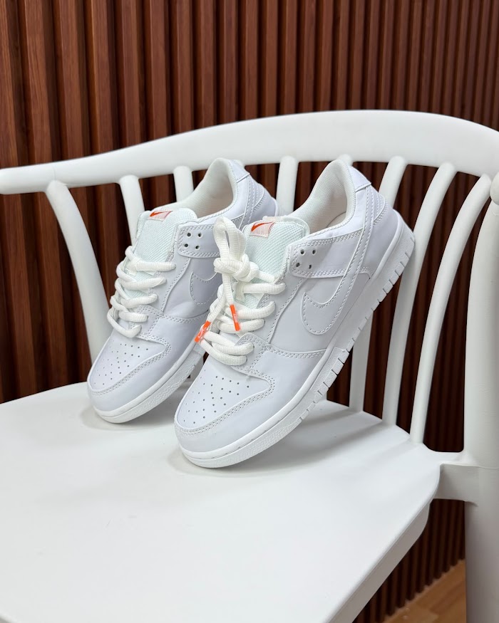 Nike Dunk Low Blanco