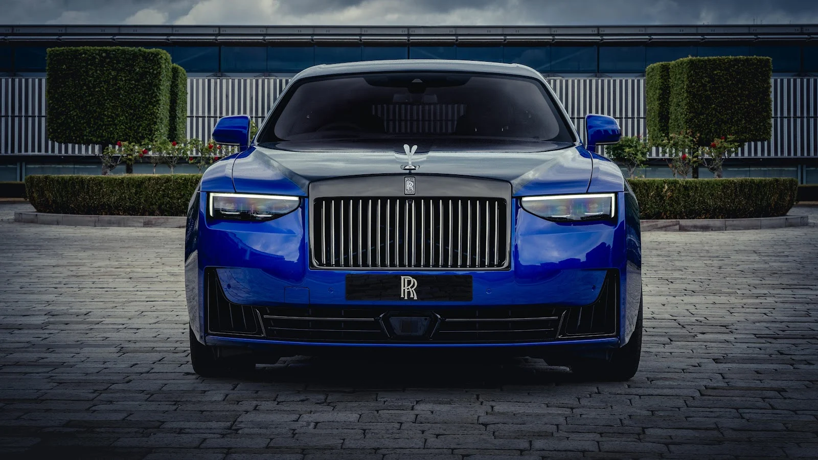 Rolls-Royce Spectre In Deep Blue - Automotive Photography 8K Wallpaper (7680x4320)