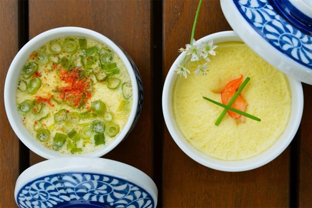 Trứng Hấp Đại Bác Tôm Hành