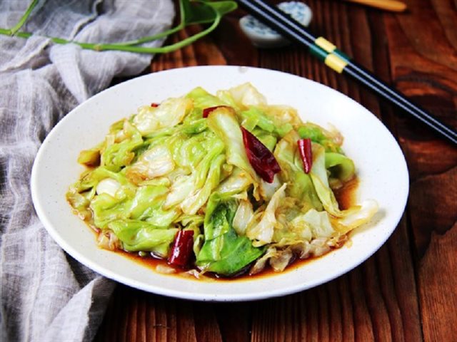 Bắp Cải Xào Ớt Khô