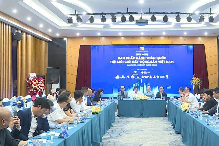 Xây dựng bộ tiêu chuẩn hành nghề môi giới bất động sản - Đài Phát thanh và truyền hình Hà Nội