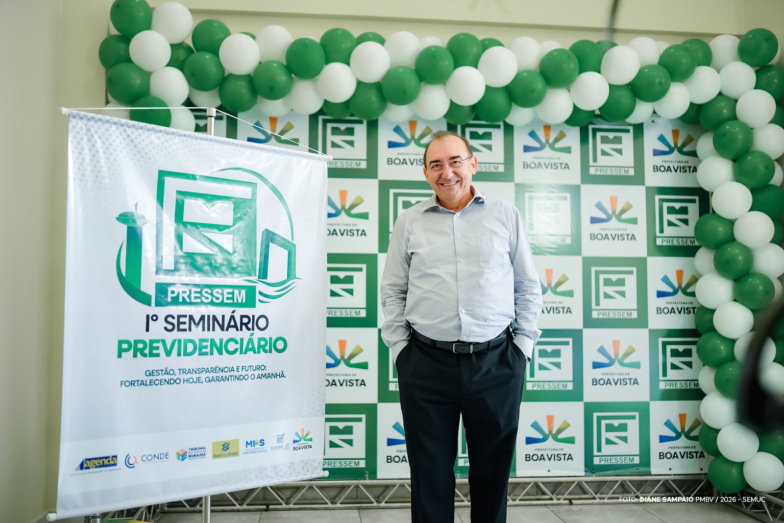 Servidores municipais acompanhando minicurso sobre atuária promovido pelo Pressem