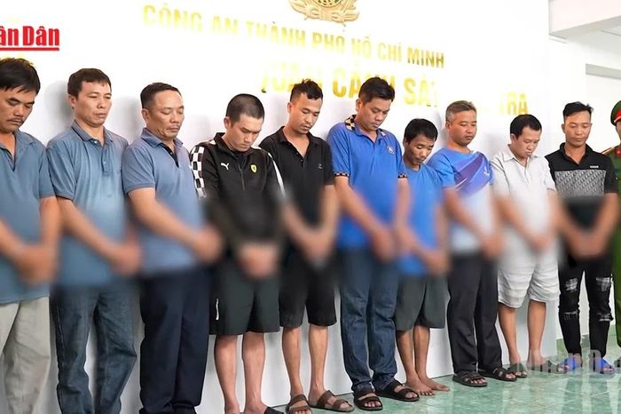 [Video] 35 đối tượng mang hơn 2,4 tấn Xyanua từ Campuchia vào Việt Nam tiêu thụ - Báo Nhân Dân