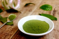 Bột trà xanh giàu chất chống oxy hóa tốt cho sức khỏe và làm đẹp.