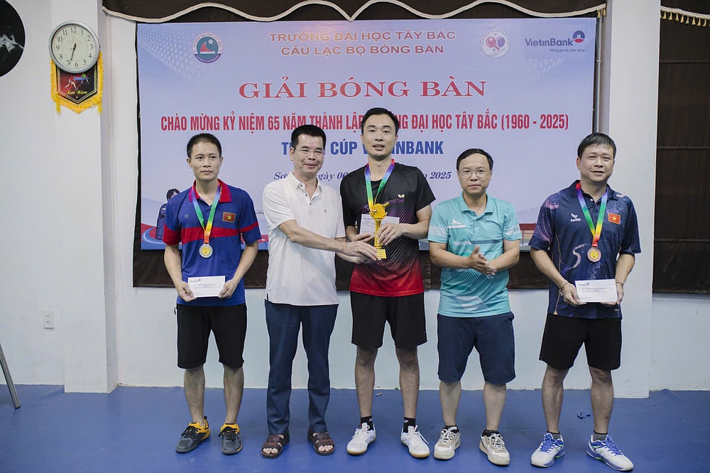 Trường Đại học Tây Bắc tổ chức thành công giải bóng bàn chào mừng kỷ niệm 65 năm ngày thành lập Trường  (1960 - 2025)