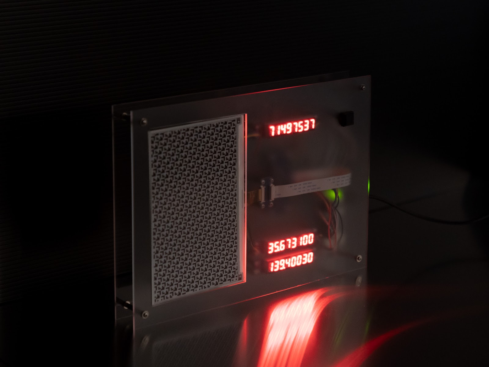 電子ペーパーを用いた環境決定的変数による装置統合型ビジュアル生成手法の研究