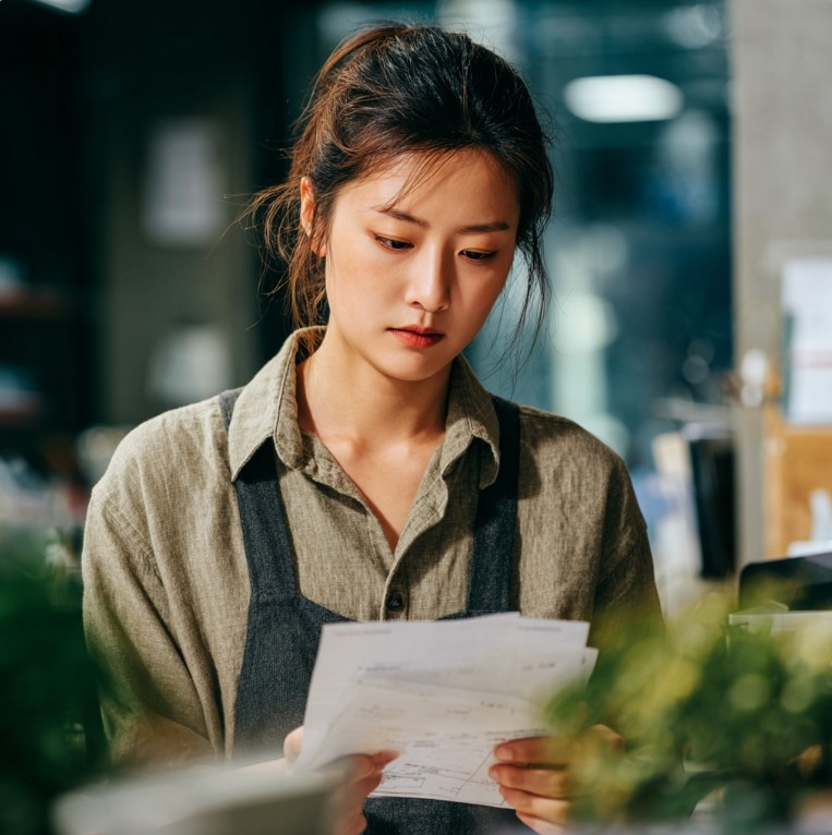 급여 명세서 확인 장면