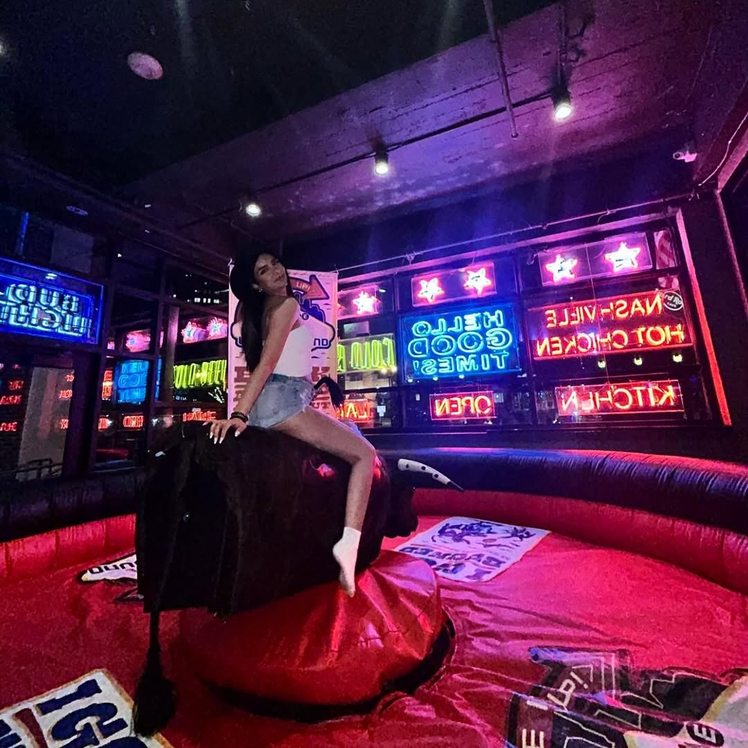 Woman having fun at Nashville underground