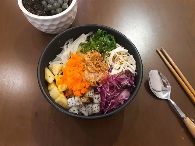 Poké Cơm Gạo Lứt Cá Ngừ Sống