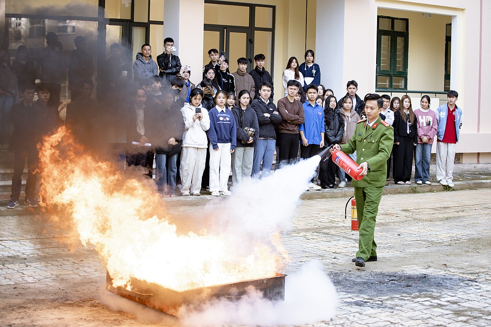 Trường Đại học Tây Bắc tổ chức thành công Chương trình huấn luyện, bồi dưỡng nghiệp vụ, thực tập phương án chữa cháy và cứu nạn, cứu hộ