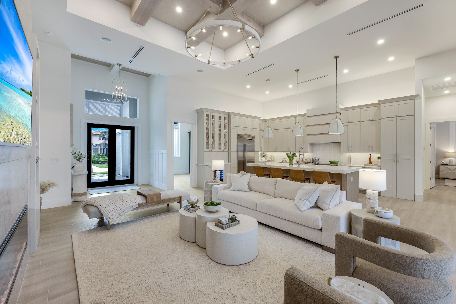 SW 14th Avenue interior