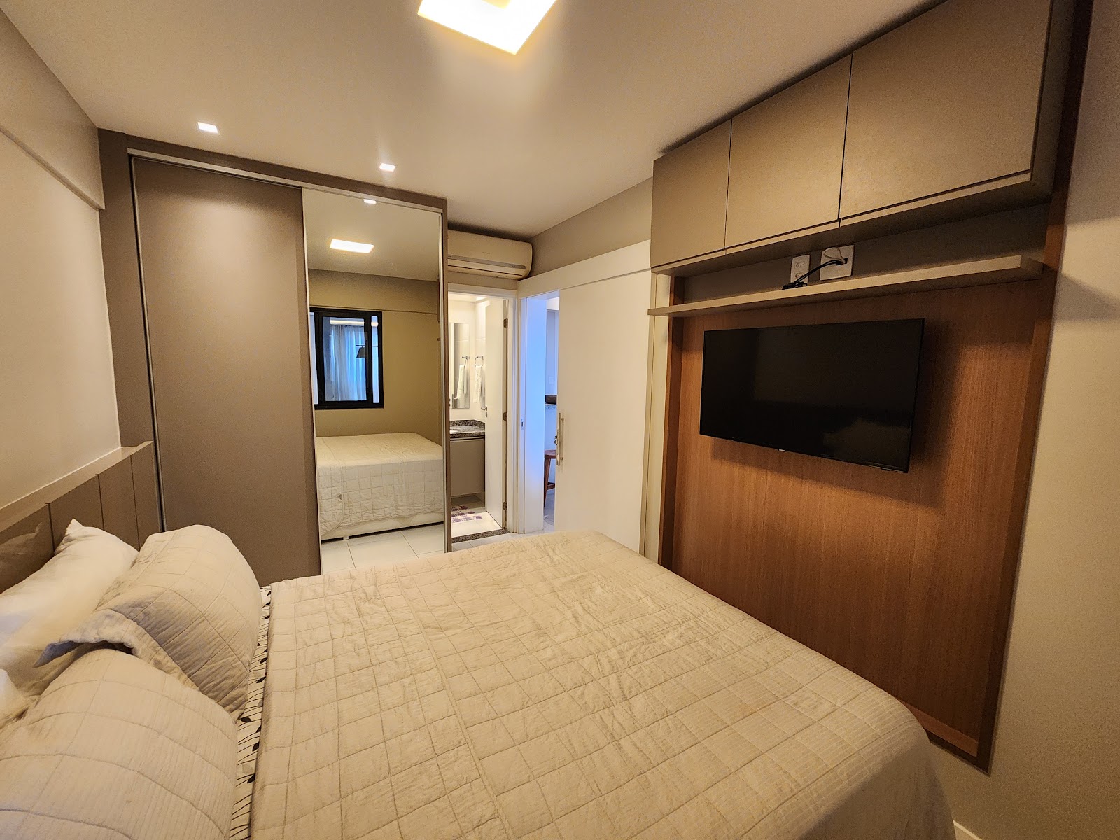 Apartamento, Caminho das Árvores