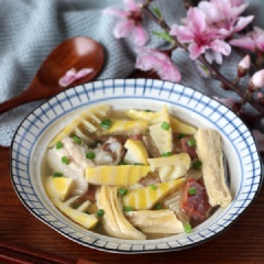 Canh Măng Thịt Xá Xíu Cực Ngon