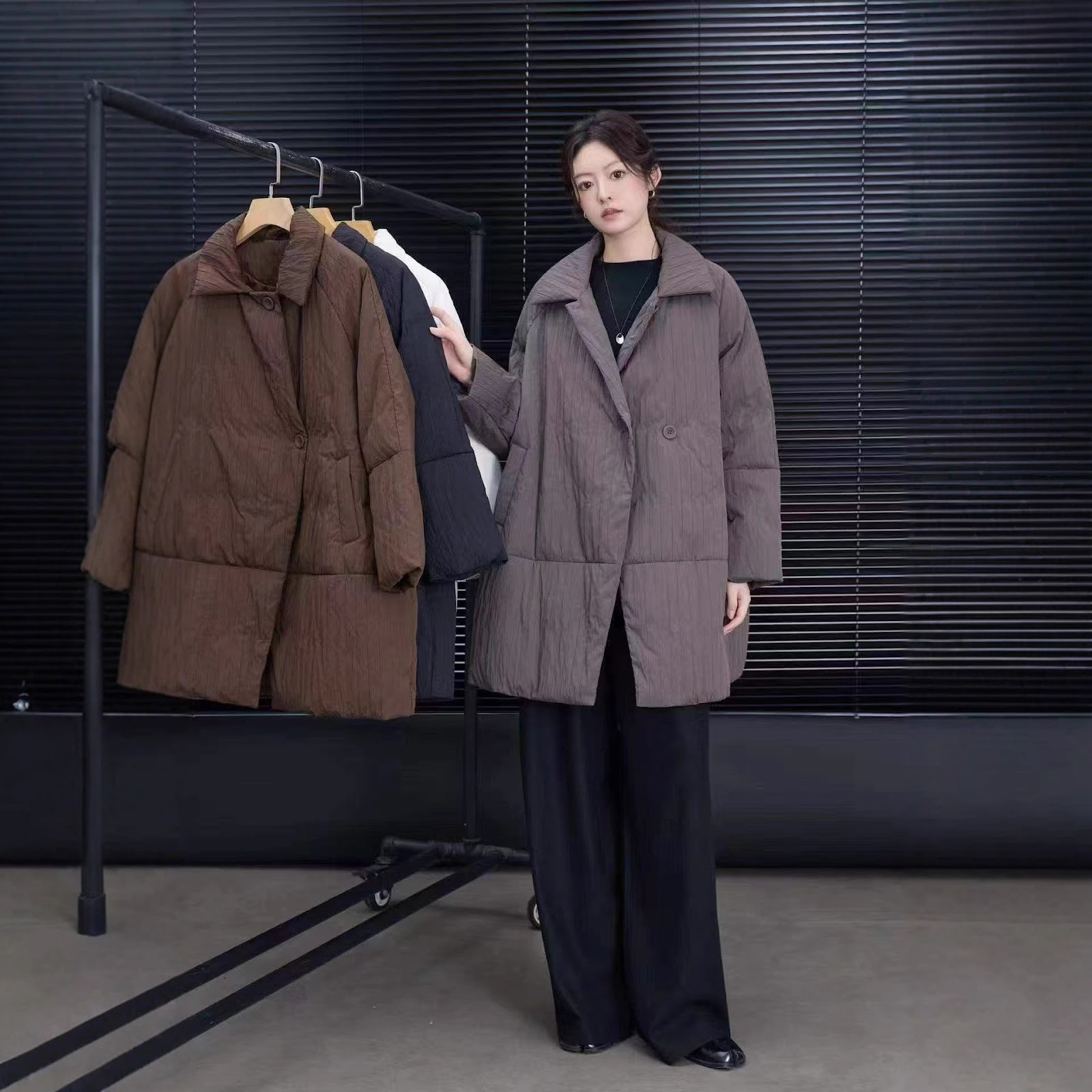 Mid-length down jacket with lapels, white duck down