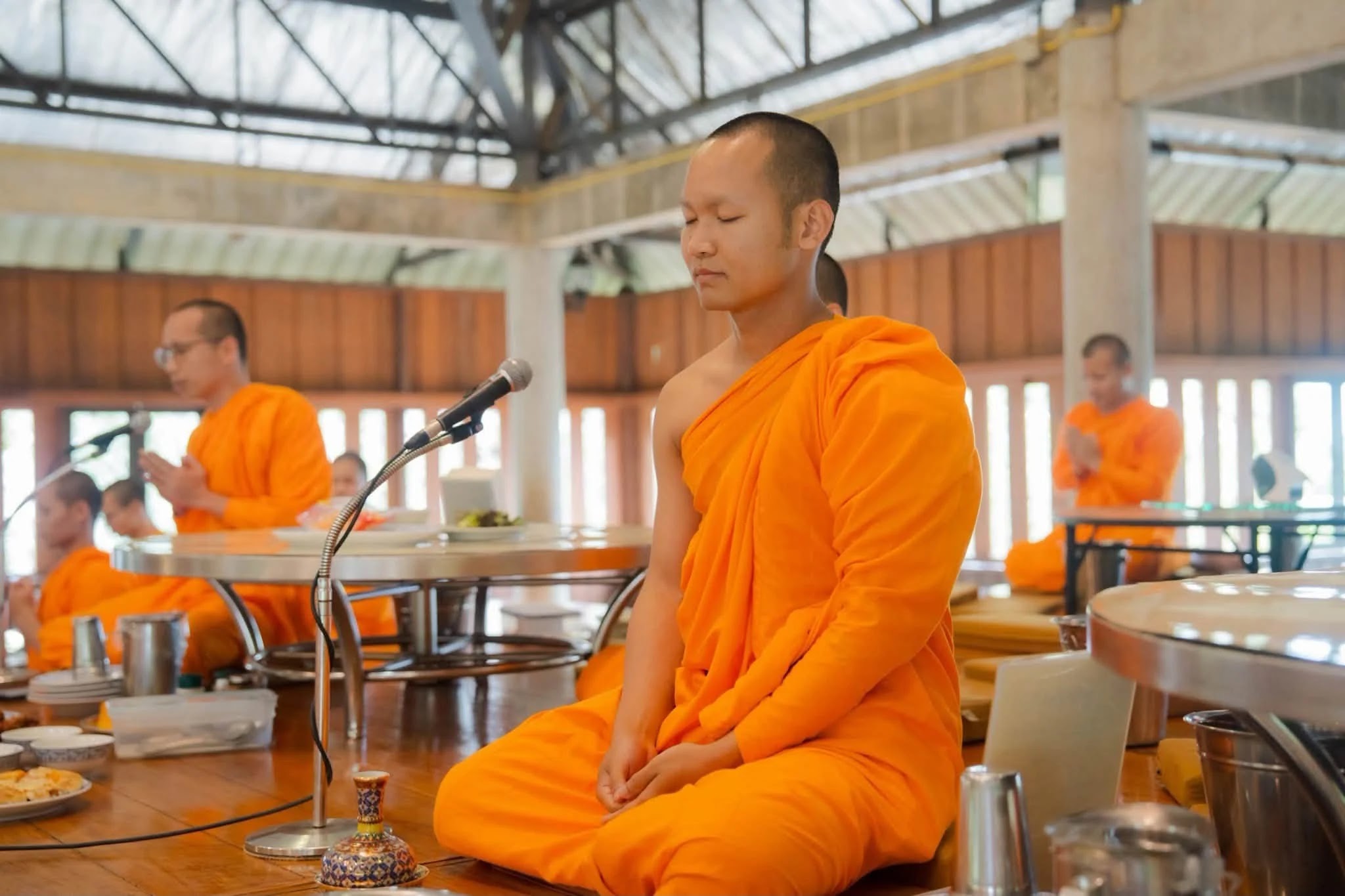 ภาพประกอบ วัดบ้านขุน ขออนุโมทนาบุญเจ้าภาพถวายภัตตาหาร แด่พระภิกษุ สามเณรกว่า ๒๐๐ รูป ประจำวันที่ ๒๕ สิงหาคม พ.ศ.๒๕๖๙