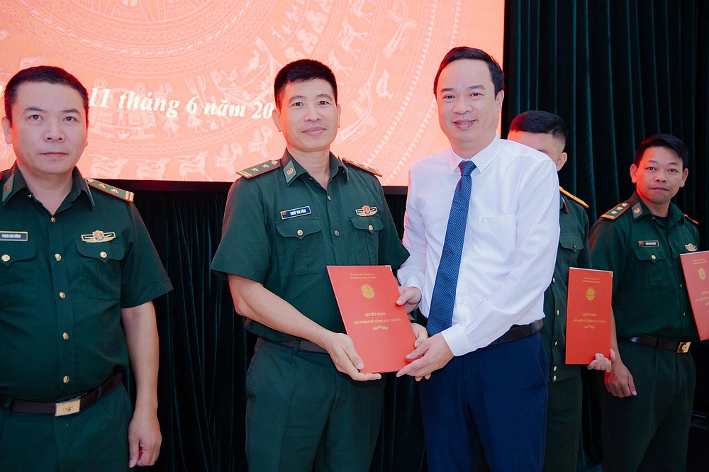 Trường Đại học Tây Bắc tổ chức Hội nghị công bố  các Quyết định về Công tác Cán bộ đối với Khoa Cơ sở  và Trung tâm Giáo dục Quốc phòng An ninh