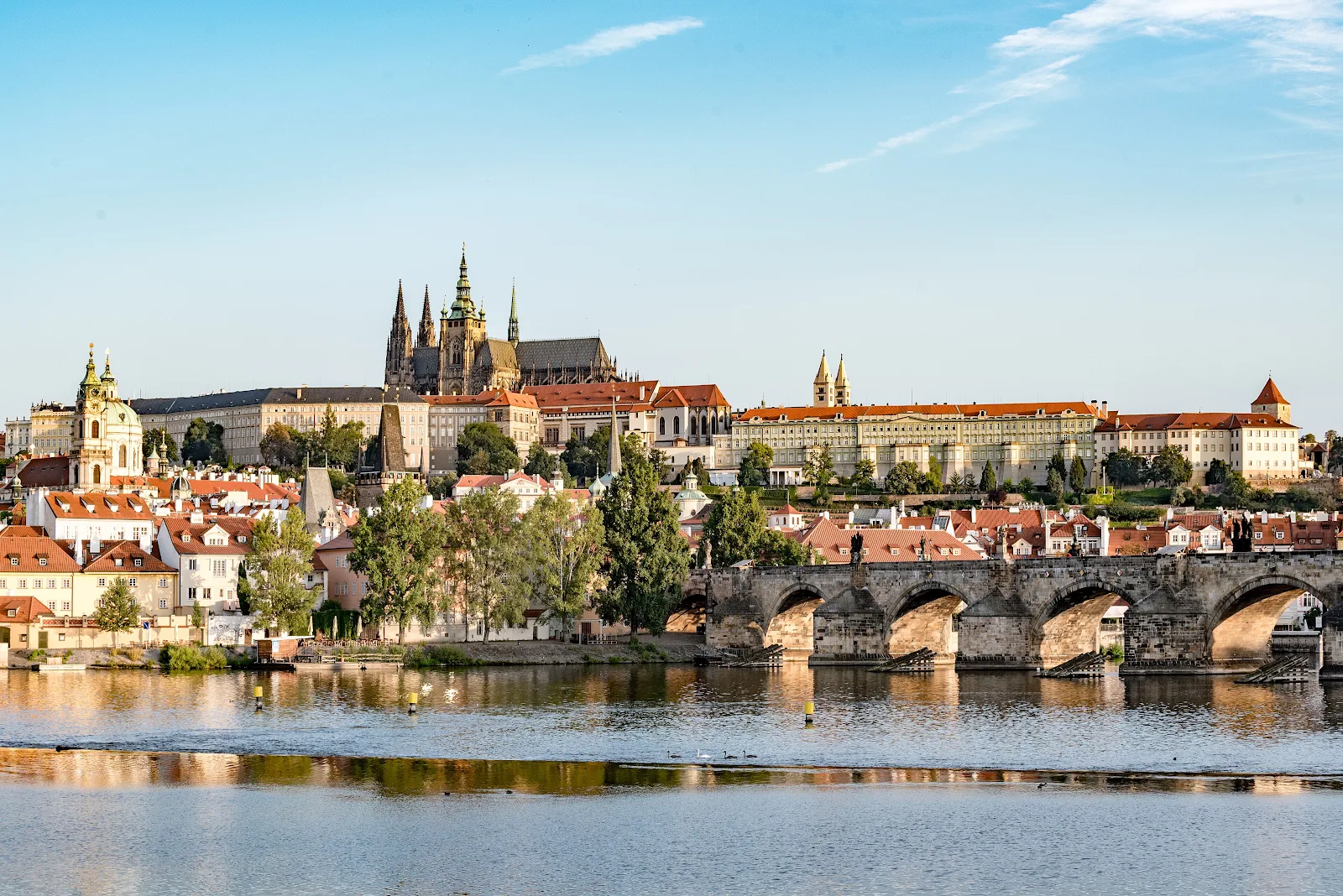 Keajaiban Praha: Menyelami Sejarah dan Keindahan Kastil Praha