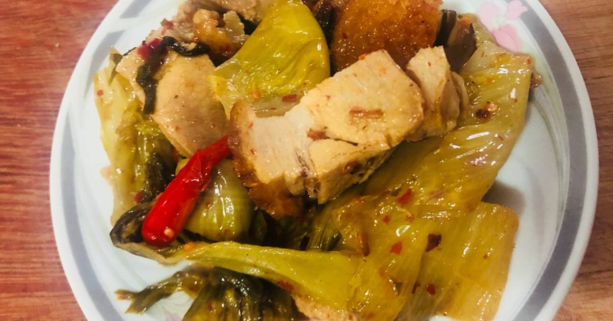 Heo quay xào cải chua