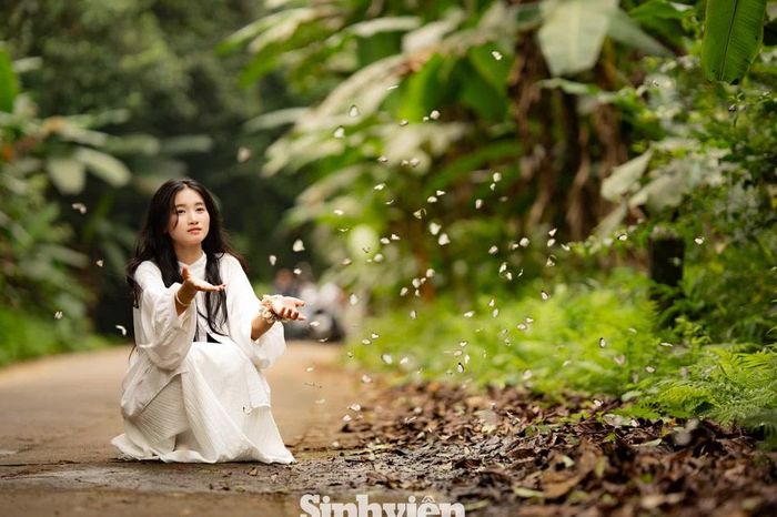 Giới trẻ nườm nượp 'bỏ phố về rừng' Cúc Phương check-in mùa bướm - Chuyên trang Sinh viên Việt Nam - Báo Tiền Phong