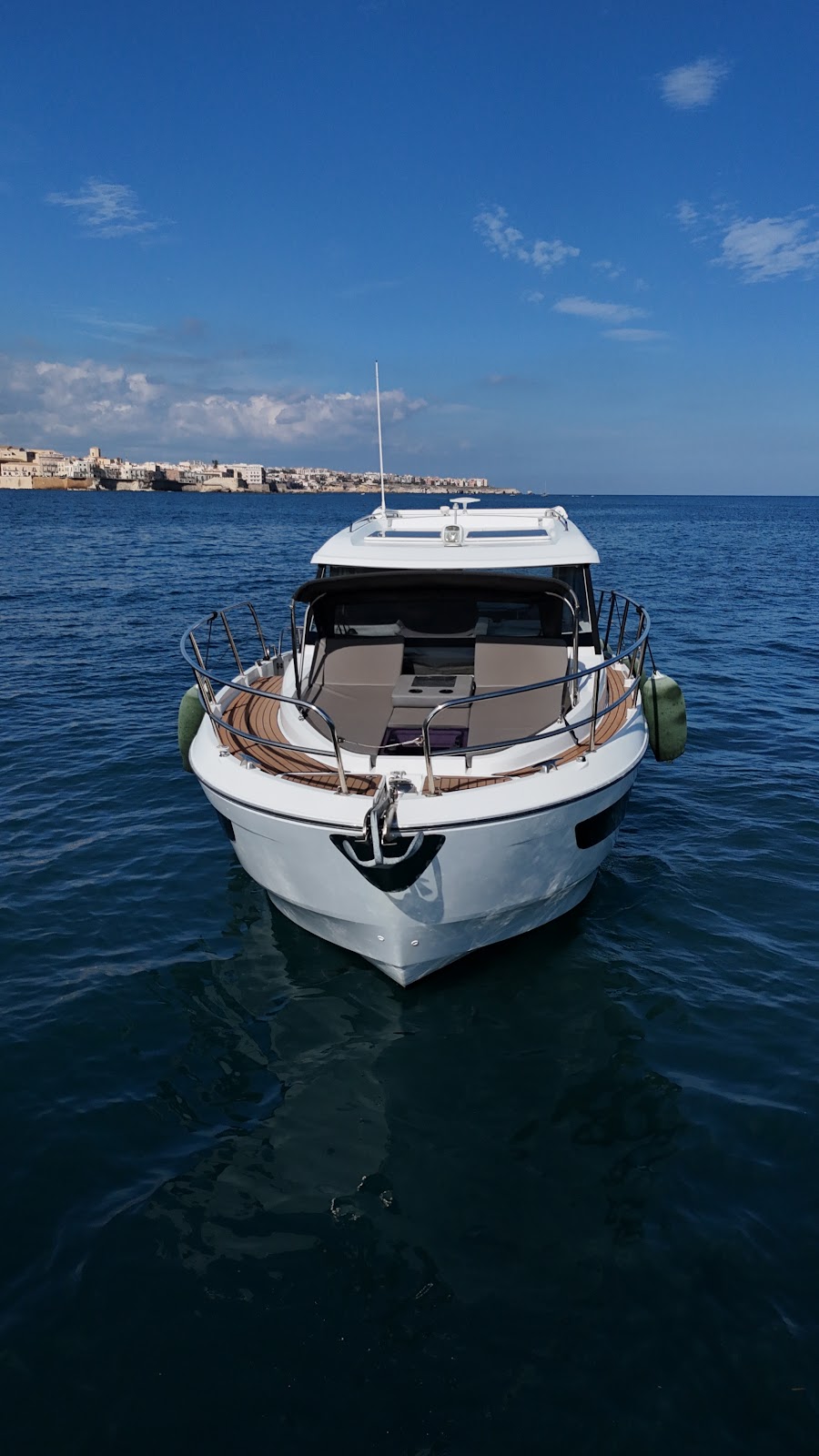 Vega Charter 11